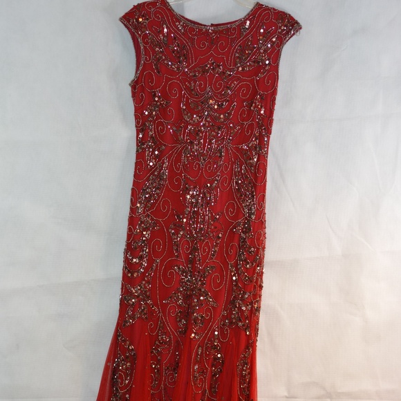 Beaded, Sequined Red Long Dress on Netting. Pissaro Nights Sz 4P - Picture 3 of 11